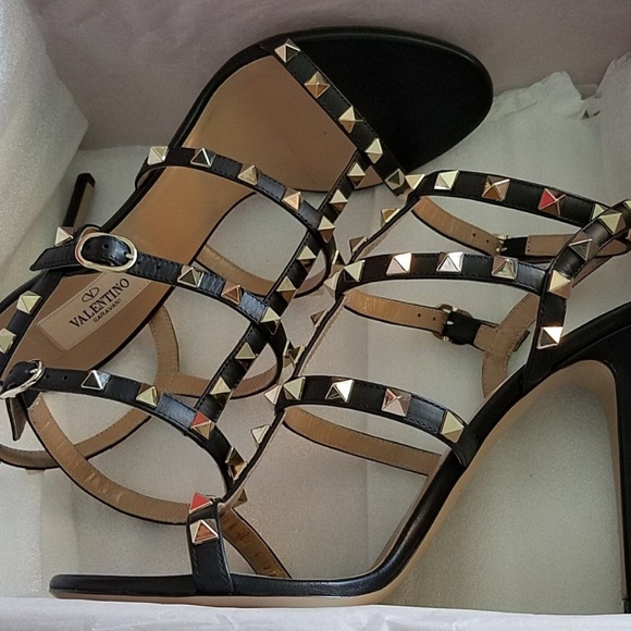 !!SOLD!! Valentino Rockstud High Heel Sandals 38.5 - Picture 4 of 7